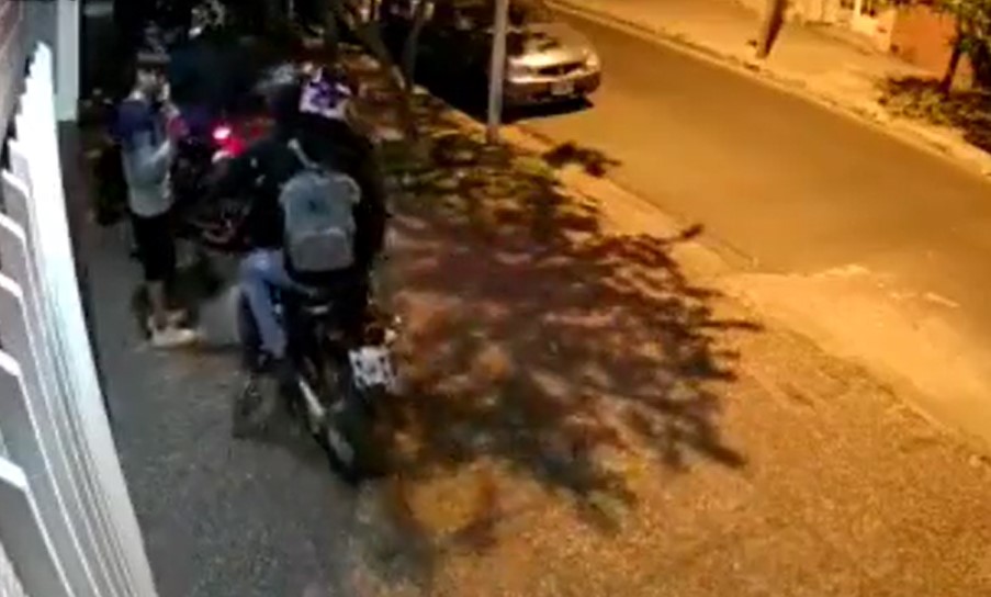 Joven Sorprendido Y Asaltado Por Motochorros El Ojo Bonaerense 7371